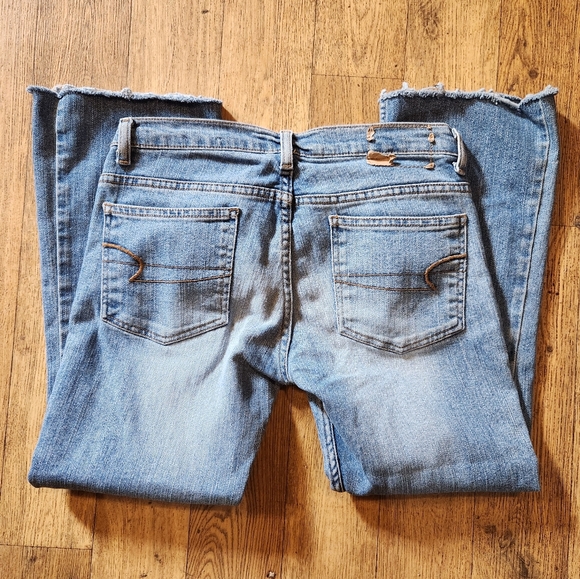 American Eagle Outfitters Womens Jeans Frayed Faded Size 6 P - Picture 3 of 10